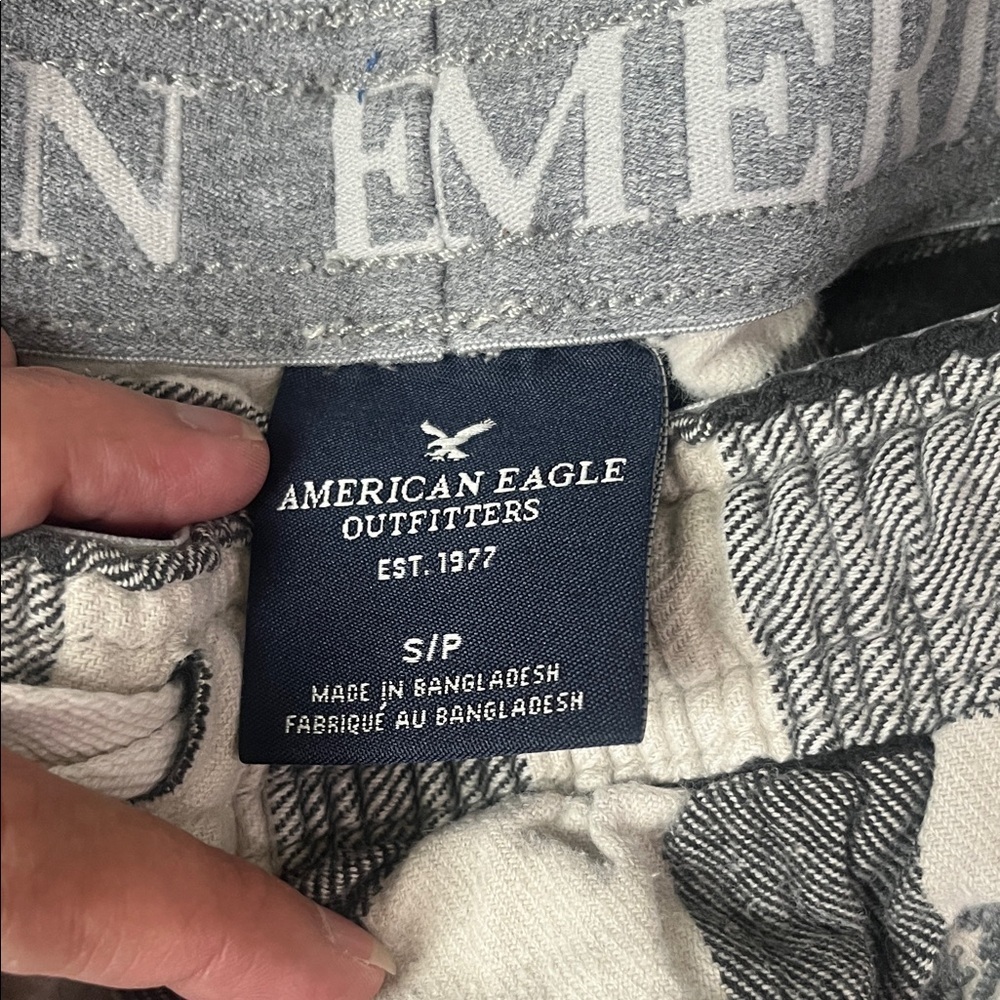 (306)American Eagle Outfitters Black and Cream Patterned Pants - Picture 2 of 2